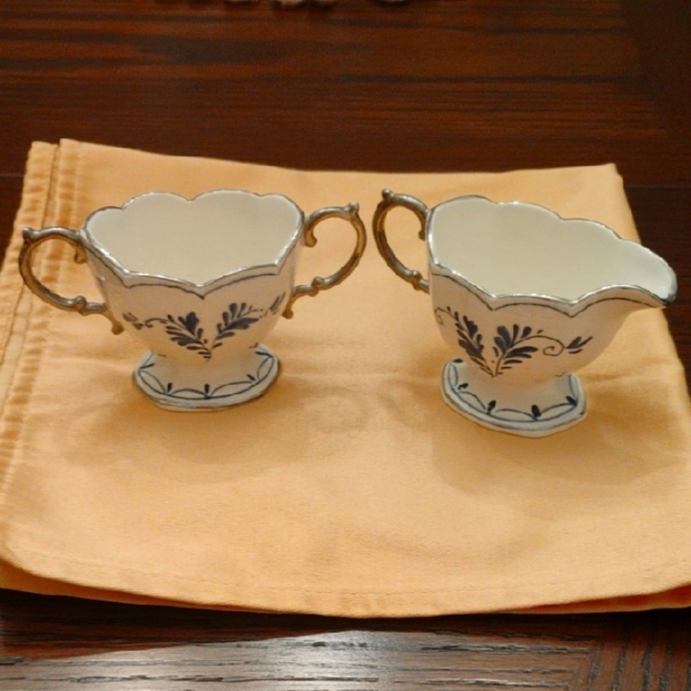 Vintage Classic Sugar And Creamer Set